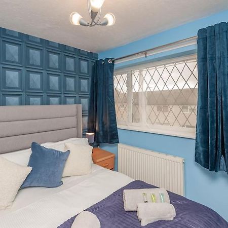 Leed City Centre - Armley Wortley Лидс Экстерьер фото