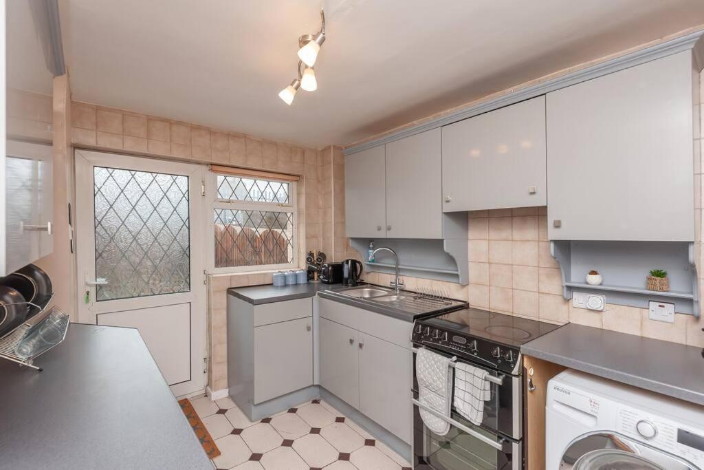 Leed City Centre - Armley Wortley Лидс Экстерьер фото