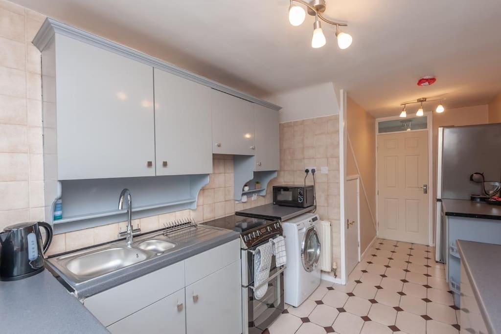 Leed City Centre - Armley Wortley Лидс Экстерьер фото